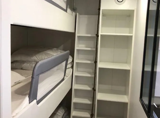 Les Apartment